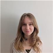 A talkative and responsible 20 year old who has an IELTS 8. I want to help you learn and improve your English skills!