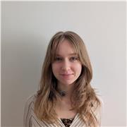 A talkative and responsible 20 year old who has an IELTS 8. I want to help you learn and improve your English skills!