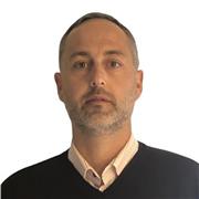 Profesor de español nativo con 1 año de experiencia  con alumnos en Líbano. 
Soy Graduado en Administración y Empresas.