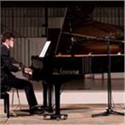 Esplora il tuo potenziale musicale: Maestro laureato con il massimo dei voti impartisce lezioni di pianoforte a Milano!