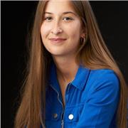 Communicante pédagogue et créative offre des cours de soutien à distance pour rendre l'école plus fun !