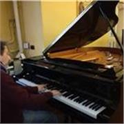 Docente di pianoforte,teoria e solfeggio,storia ed estetica della musica