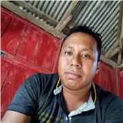 Imparte clases para jóvenes de primaria con dificultades para escribir y leer