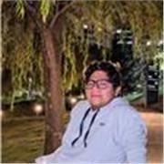 Maestro de matemáticas con experiencia en enseñanza a niños y adolescentes