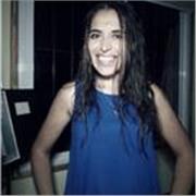 Profesora de Guitarra particulares. La idea es aprender disfrutando de la música, al ritmo de cada un@, respetando la capacidad de expresividad individual. Sugi Santilli