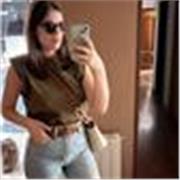 Profesora de Lengua castellana y literatura que imparte clases tanto a niño como adultos. Puede ser online o presencial