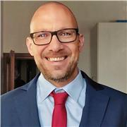 Le mie lezioni sono adatte a tutti coloro i quali ricercano la consapevolezza,  la conoscenza e la gestione delle proprie emozioni