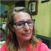 Diplomada en Profesorado de EGB, mi actividad laboral ha ido siempre ligada a las clases particulares.Experiencia con infantil, primaria, secundaria obligatoria, bachiller y preparación de pruebas con adultos
