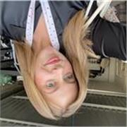 Soy una persona comprometida; me encanta compartir mis conocimientos con alegría y pasión. 