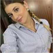Studentessa per aiuto organizzazione compiti e studio