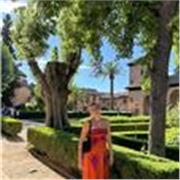Profesora de matemáticas, física, química, biología, inglés, para todas las edades. Principalmente primaria, secundaria y bachillerato