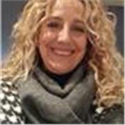 Me defino como una profesora paciente, responsable y motivadora. Impartiré clases a alumnos de todos los niveles, adaptándome a su