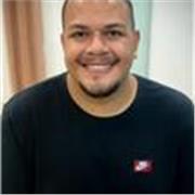 Dou aulas para alunos do ensino fundamental e médio