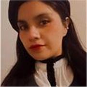 Psicopedagoga dicta clases de refuerzo escolar para estudiantes de enseñanza básica