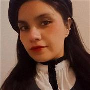 Psicopedagoga dicta clases de refuerzo escolar para estudiantes de enseñanza básica