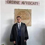 Impartisco lezioni di diritto sia per studenti liceali che per universitari