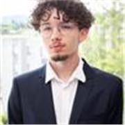 Je propose des cours d’anglais pour tous niveaux : soutien scolaire, aide aux devoirs, conversation, préparation aux examens