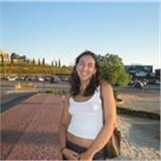 Nativa de castellano, joven y dinamica, con entusiasmo