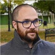 Periodista, profesor universitario y comunicador con más de diez años de experiencia. Clases de castellano para todos los niveles