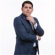 Licenciado en derecho con experiencia en el ramo corporativo, civil, administrativo y empresarial