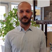Ricercatore universitario in genetica e microbiologia impartisce lezioni di Chimica, Biologia, Fisica e Matematica