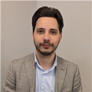 Laureato in economia con esperienza nel settore bancario e finanziario – ti aiuto a comprendere e dominare l'economia, la finanza,