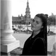Profesora titulada en en enseñanzas superiores de diseño de interiores con especializada en máster de espacios comerciales