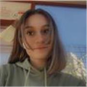 Studentessa di ingegneria dà ripetizioni di matematica