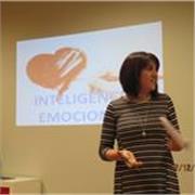 Soy historiadora con una sólida formación académica y una gran pasión por la enseñanza. 