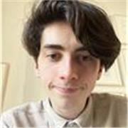 Tuteur pour aider les jeunes élèves à approfondir leurs connaissances dans la langue anglaise