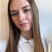 Studentessa laureata in Lingue e Culture per il Turismo e la Mediazione internazionale, offre ripetizioni di inglese, francese e spagnolo a Bari.