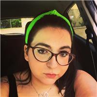 Ragazza diplomata impartisce ripetizioni di italiano, storia e inglese per ragazzi di elementari e medie