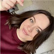 muttersprachliche Englisch-Tutorin, die Kinder aller Altersgruppen unterrichtet