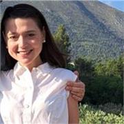Interprete e consulente aziendale impartisce lezioni di lingue straniere (spagnolo, francese,inglese) e discipline di marketing