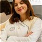 Dada mi formación, poseo conocimientos amplios en diversas áreas como farmacología, atención farmacéutica, química y biología. 