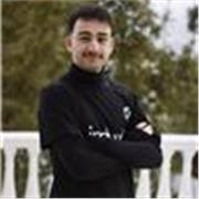 Estudiante de animación apto para ayudar y entender a alumnos de primaria y secundaria 