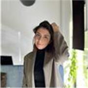 English tutor providing lessons for all age groups