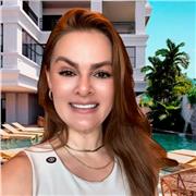 Sou fotógrafa de imóveis. As aulas são ideias para que busca aprender a arte da fotografia com máquina profissional ou celular