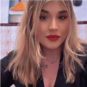 Profesora sin titulación pero con experiencia por hermanos menores. Me defino como una persona paciente y resolutiva.