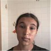 Tengo 18 años, quiero ser profesora, se me dan bien los niños, soy responsable, paciente, carismática.