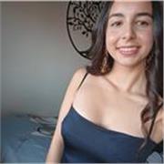Joven con nivel C1 de inglés que ofrece clases en el domicilio y online