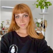 Docente di St. dell'arte  offre ripetizione e preparazione esami, offrendo un ambiente didattico stimolante e creativo.