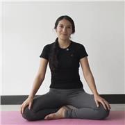 Yoga terapéutico con biomecánica aplicada. 
Te ayudo a moverte con seguridad y recuperar tu movilidad y fuerza
