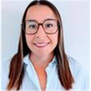 Maestra doble diplomada infantil y primaria, con C2 de inglés. Especialista con máster en orientación educativa y atención tempran