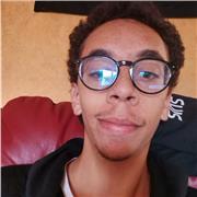 Jeune sortant de cours, donc encore frais dans ma tête, je pourrait vous aider dans vos devoirs en mathématiques de niveau 3ème ou moins si besoin est