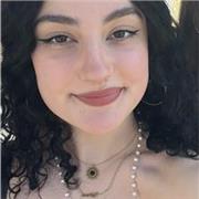Estudiante de psicología en Asturias con certificado C1 de inglés y altos conocimientos en diferentes materias escolares.