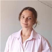Je donne des cours, du primaire au lycée, aux enfants ayant certains troubles de l'apprentissage ou non.