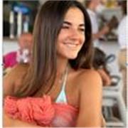 Estudiante de medicina imparte clase de matemáticas desde primaria hasta bachillerato