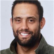 Laureato in triennale e in magistrale in lingue presso l'Università di Bologna impartisce lezioni private e/o aiuto compiti