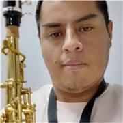 Profesor de inglés y español que dicta clases para niños, jóvenes y adultos de manera presencial y virtual